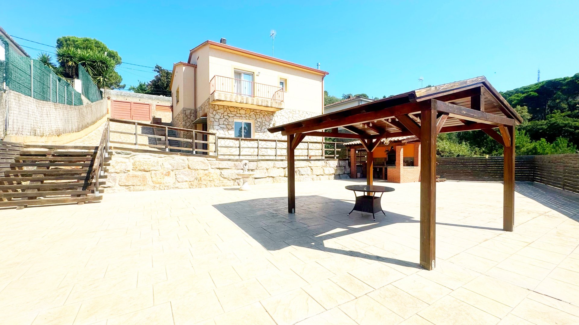 Villa in Lloret de Mar, Girona, Spain 3 bedrooms, 200 sq.m. No. 133990