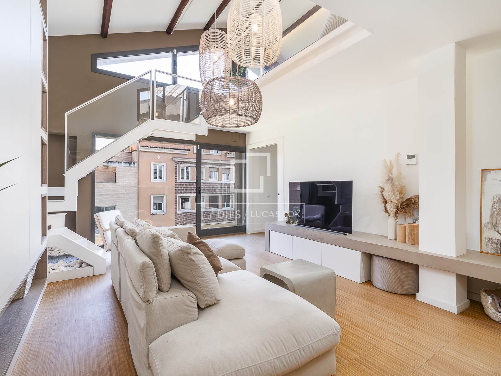 Penthouse in Barcelona, Spain 3 bedrooms, 128 sq.m. No. 166320
