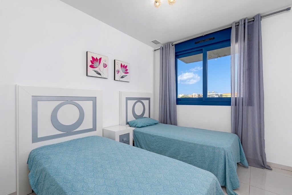 Apartamento en Punta Prima, Alicante, España 2 dormitorios, 61 m2 No. 145410