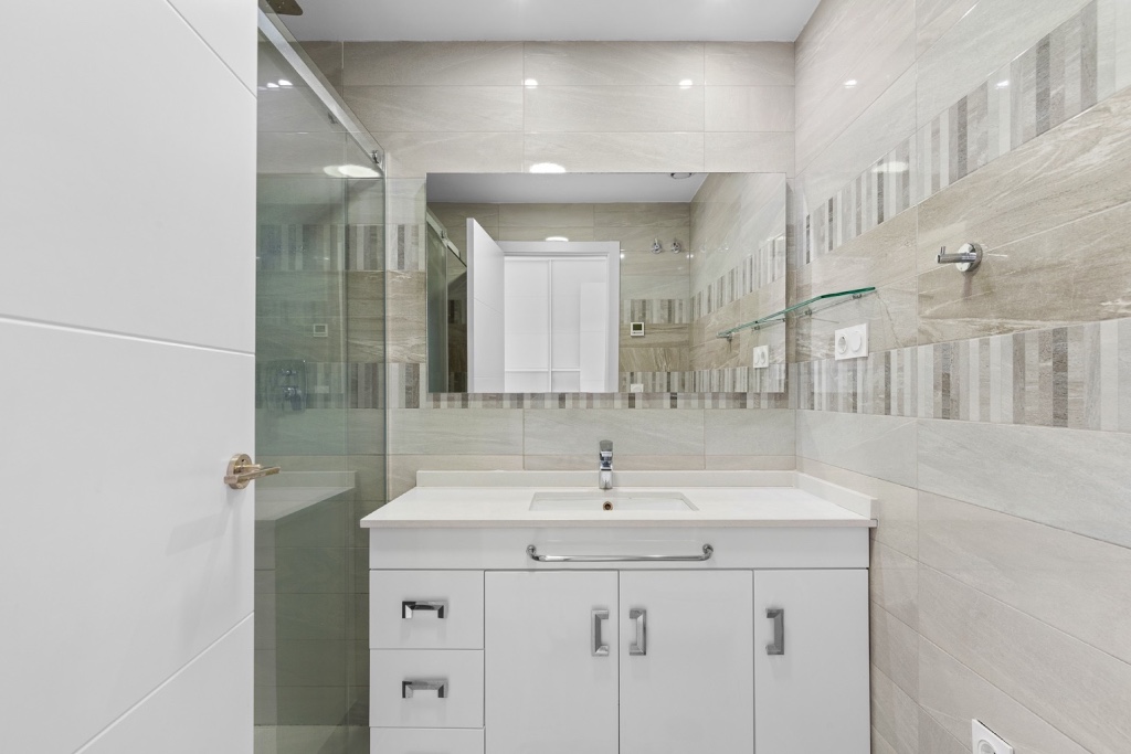 Apartamento en Punta Prima, Alicante, España 2 dormitorios, 61 m2 No. 145410