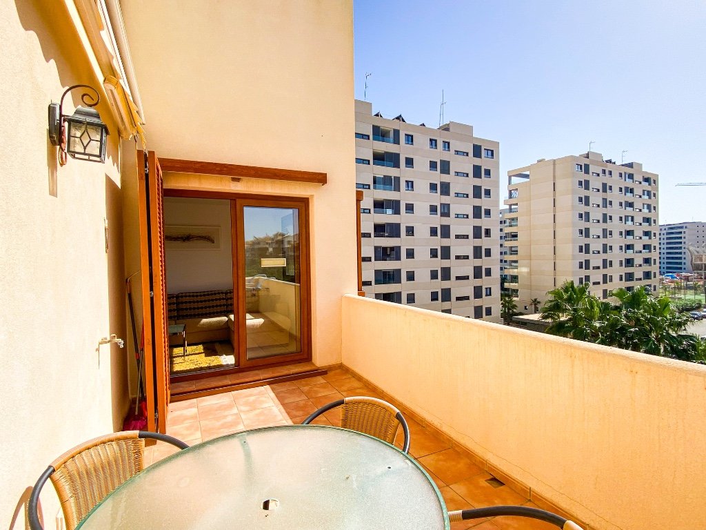 Квартира в Пунта Прима, Аликанте, Испания 2 спальни, 65м2 №145407