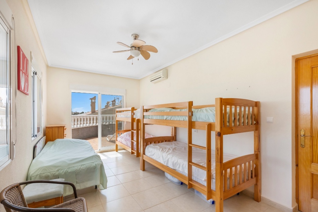 Villa in San Fulgencio, Alicante, Spanien 5 Schlafzimmer, 273 m2 Nr. 145408