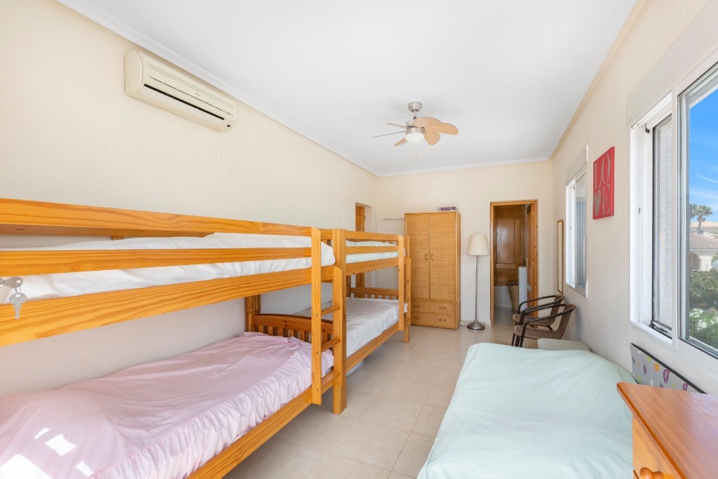 Villa in San Fulgencio, Alicante, Spanien 5 Schlafzimmer, 273 m2 Nr. 145408
