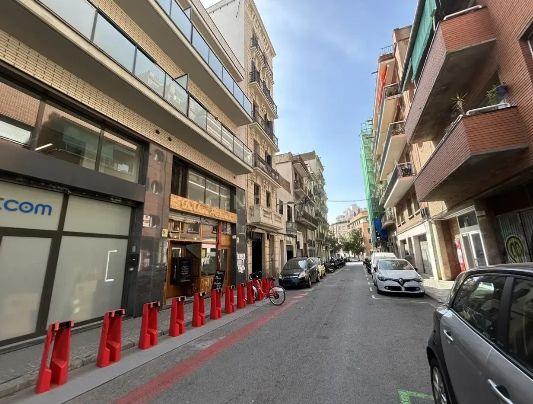 Retail store in Barcelona, Spain 194 sq.m. No. 167236