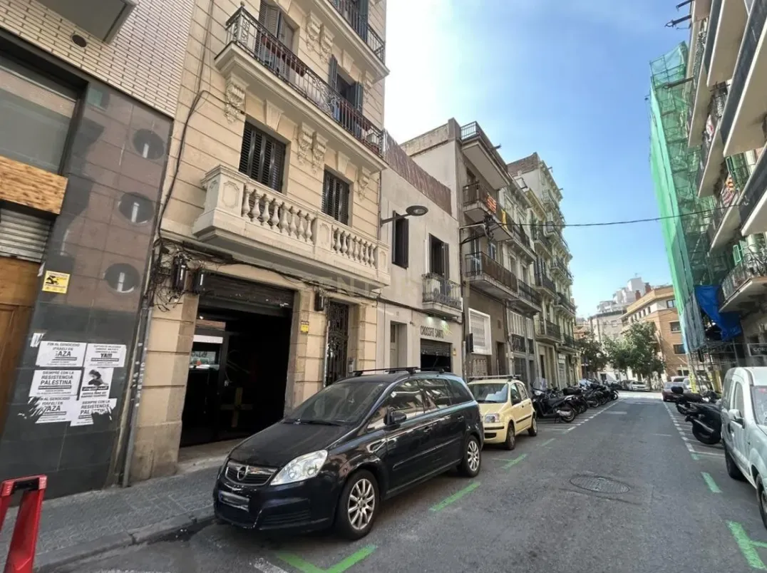 Retail store in Barcelona, Spain 194 sq.m. No. 167236