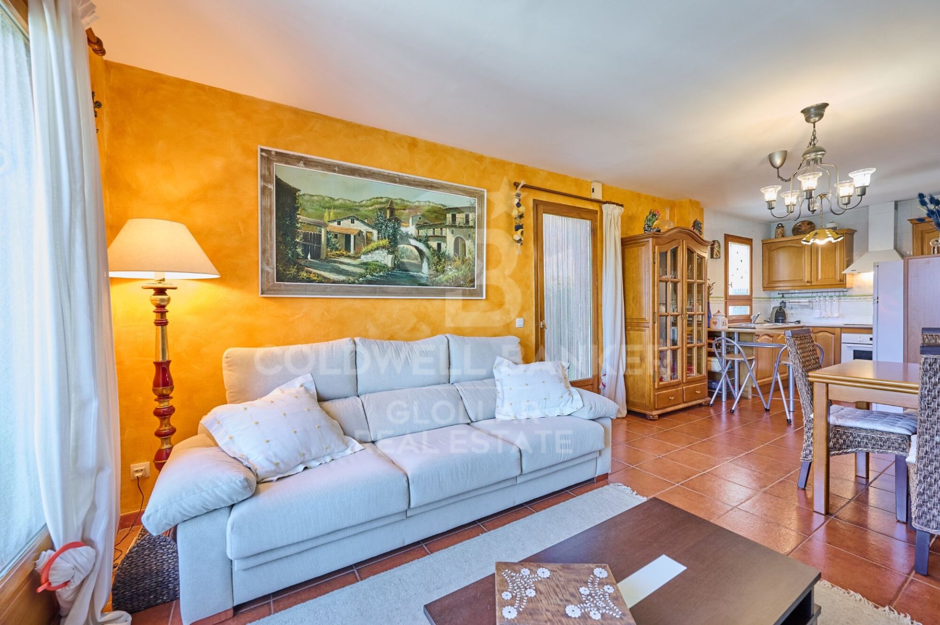Talo Espanja 3 makuuhuonetta, 135 m2 No. 160094