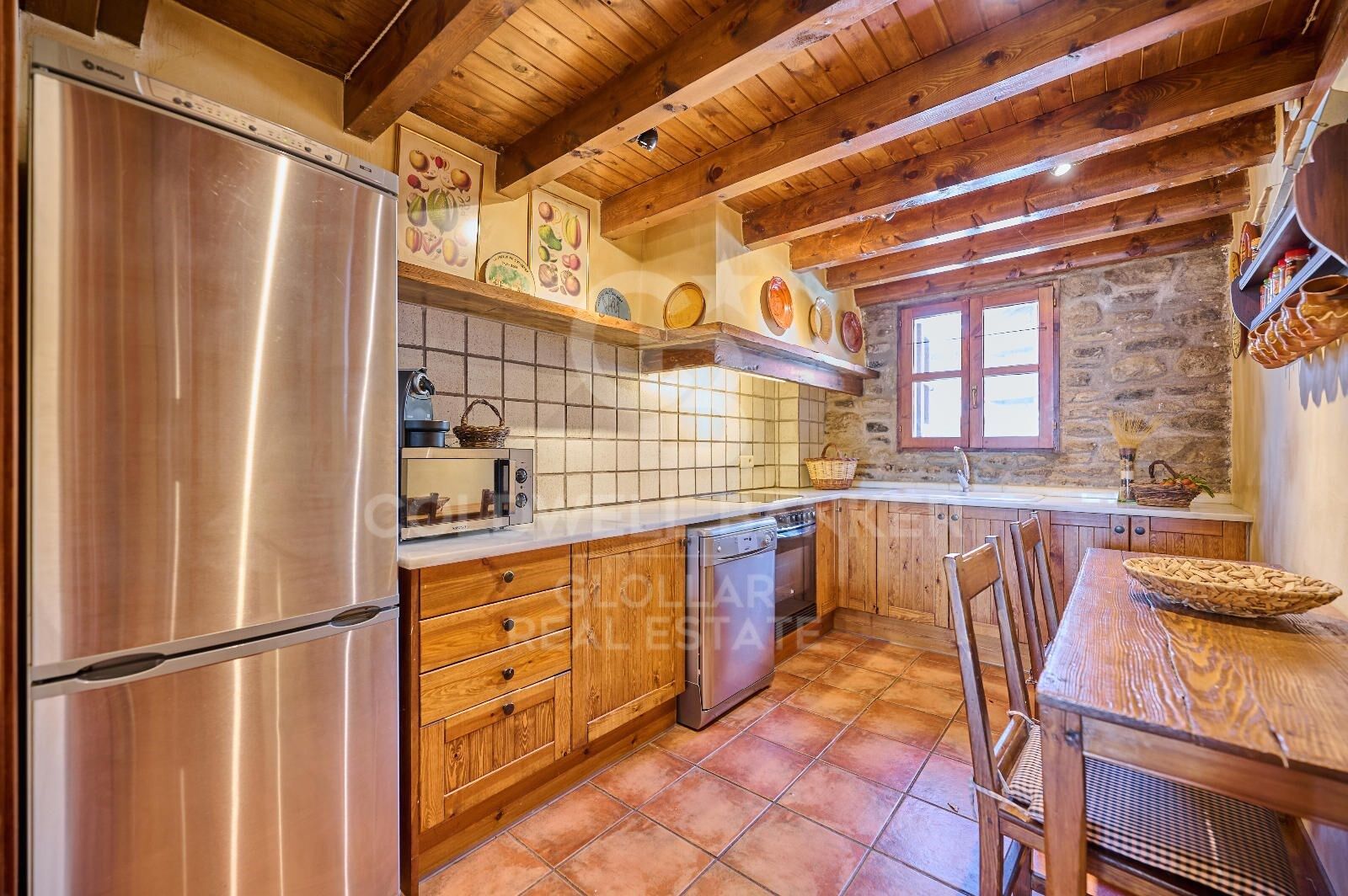 Trīņu māja Girona, Spānijā 4 istabas, 200 m2 Nr. 160099