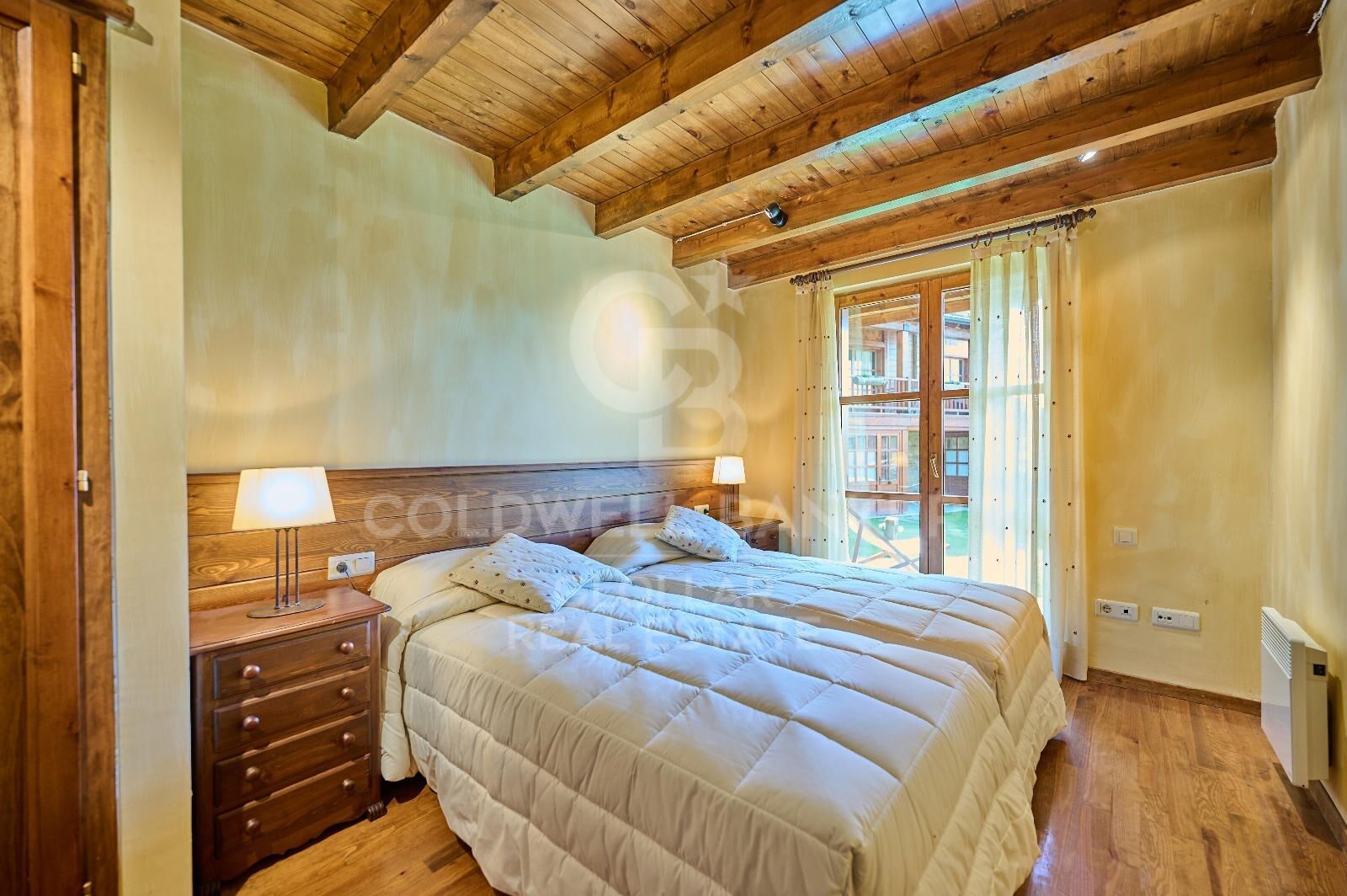 Trīņu māja Girona, Spānijā 4 istabas, 200 m2 Nr. 160099