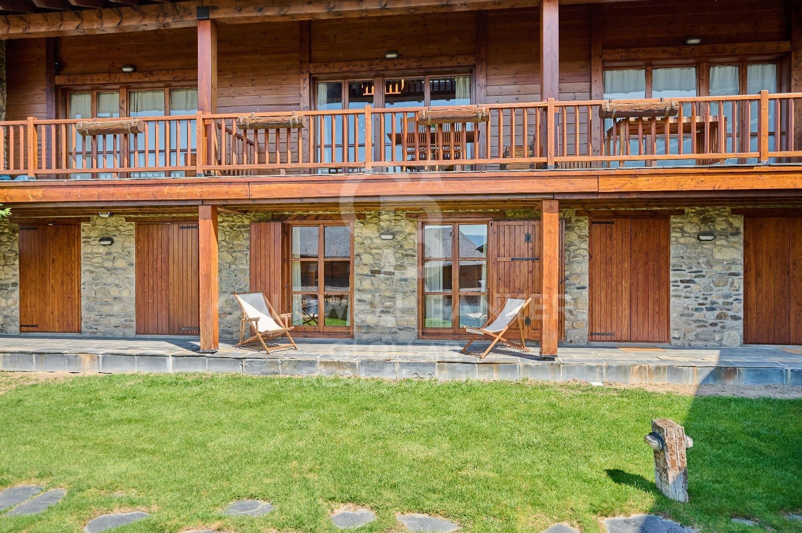 Trīņu māja Girona, Spānijā 4 istabas, 200 m2 Nr. 160099