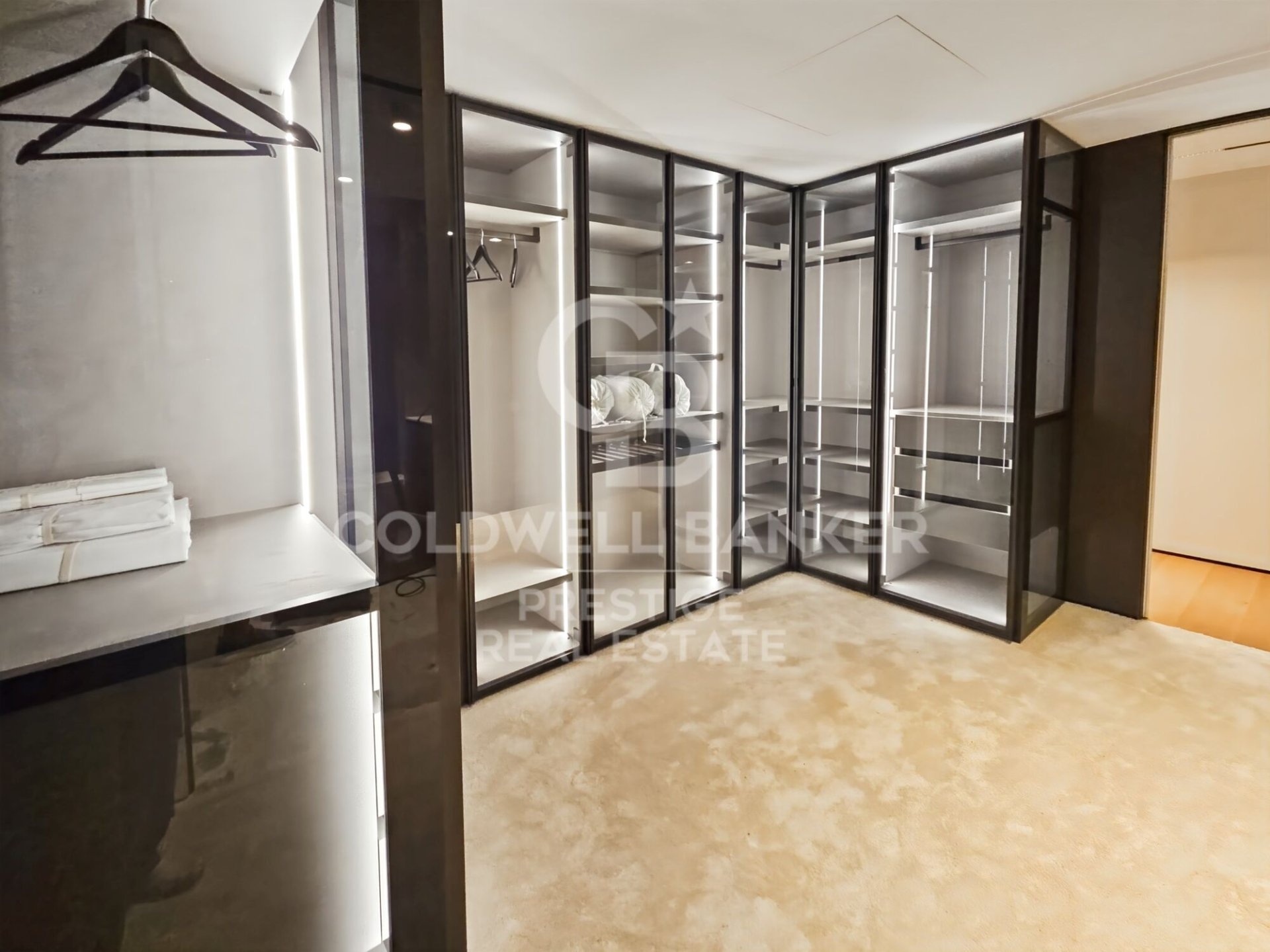 Apartamento en Barcelona, España 5 dormitorios, 280 m2 No. 160096