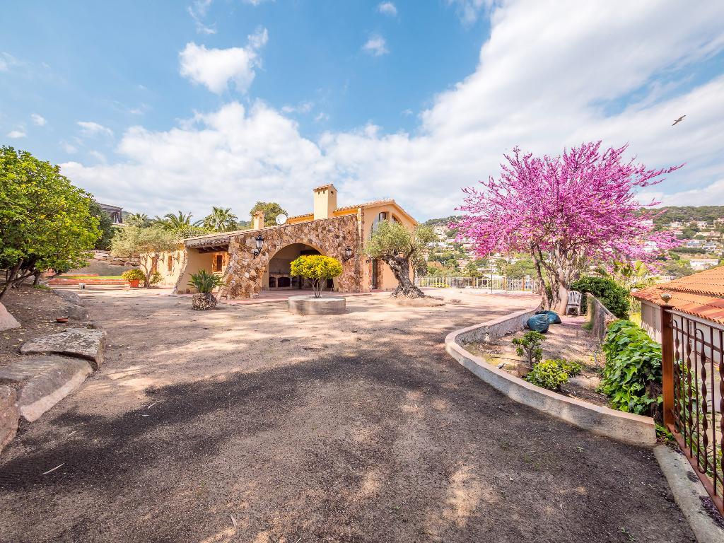 Villa i Blanes, Girona, Spanien 4 sovrum, 408 kvm. Nr. 180619