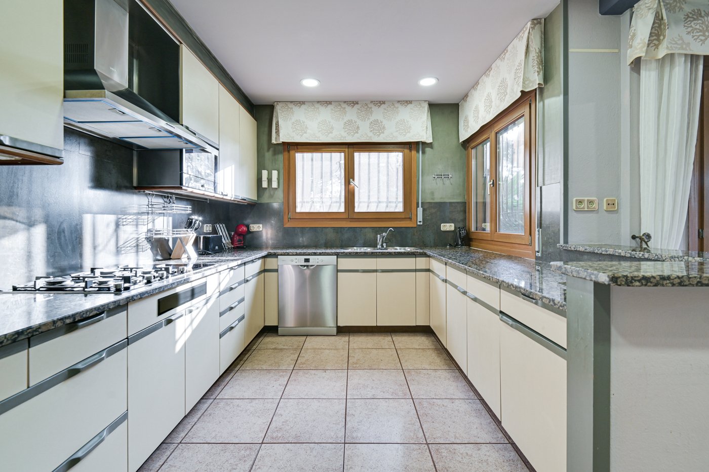 Villa à Lloret de Mar, Girona, Espagne 6 chambres, 490 m2 No. 180625