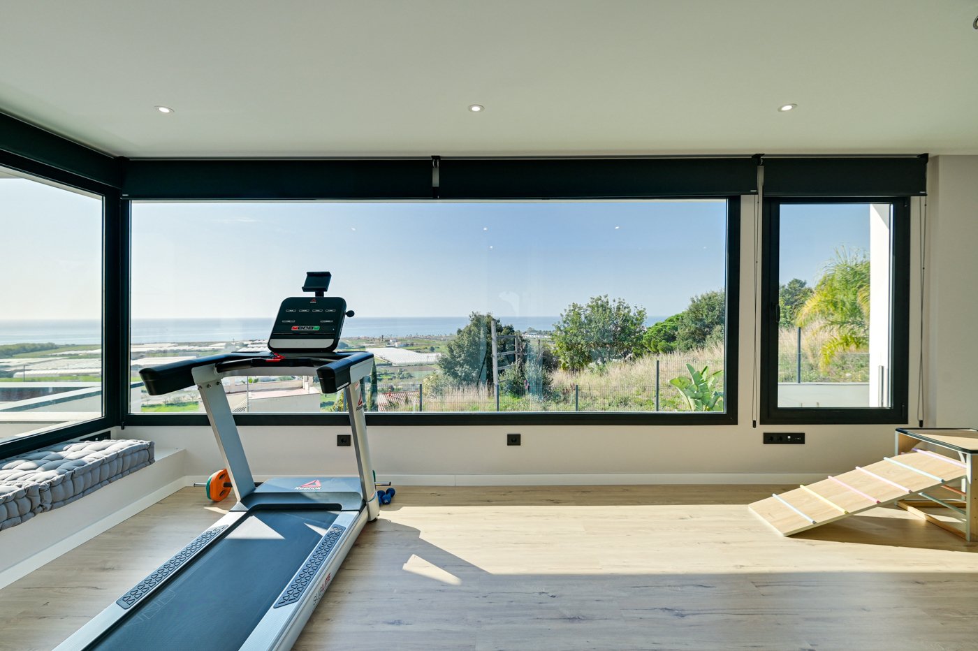Villa in Santa Susanna, Barcelona, Spain 6 bedrooms, 445 sq.m. No. 180623
