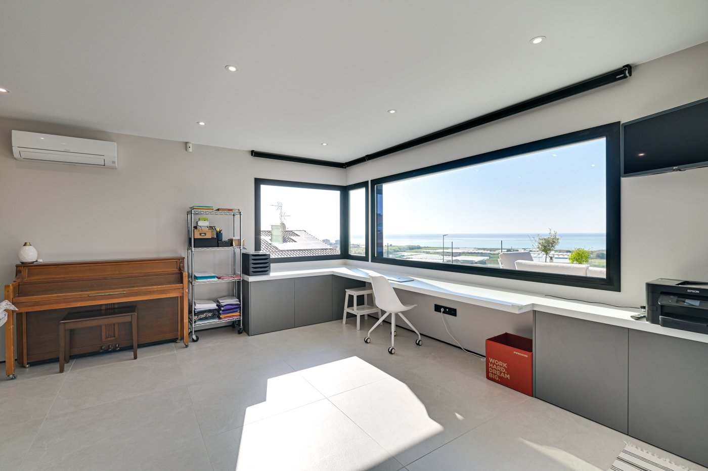 Villa in Santa Susanna, Barcelona, Spain 6 bedrooms, 445 sq.m. No. 180623