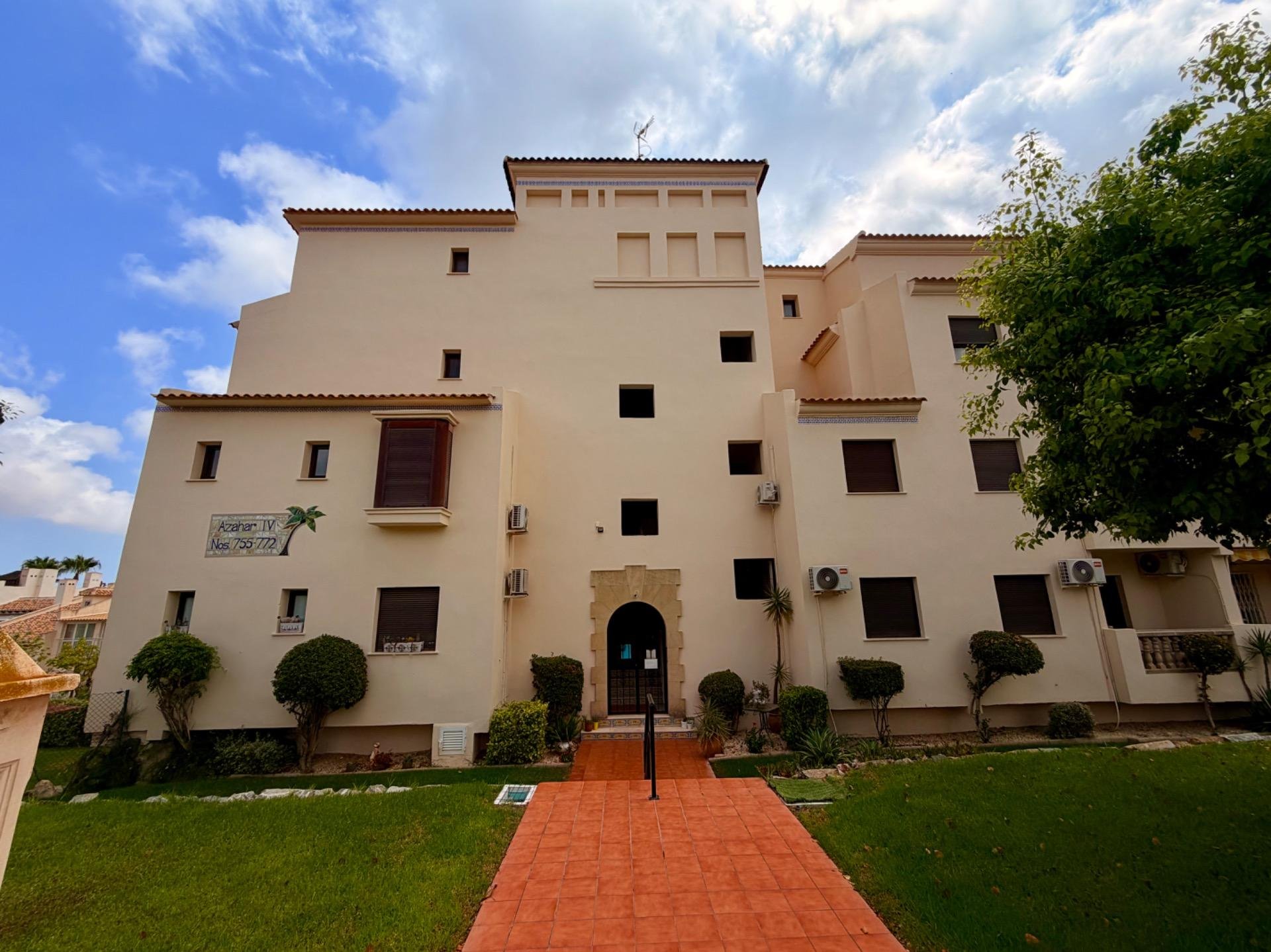 Apartment in Alicante, Spain 3 bedrooms, 97 sq.m. No. 193192