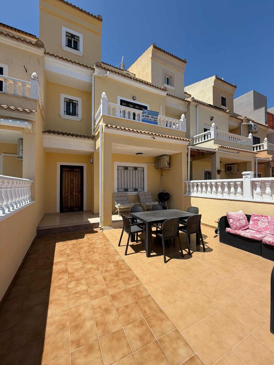 Villetta a schiera a Dehesa De Campoamor, Alicante, Spagna 3 camere da letto, 140 mq. N° 191794