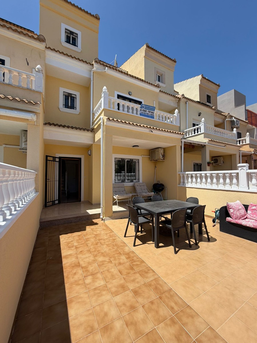 Villetta a schiera a Dehesa De Campoamor, Alicante, Spagna 3 camere da letto, 140 mq. N° 191794