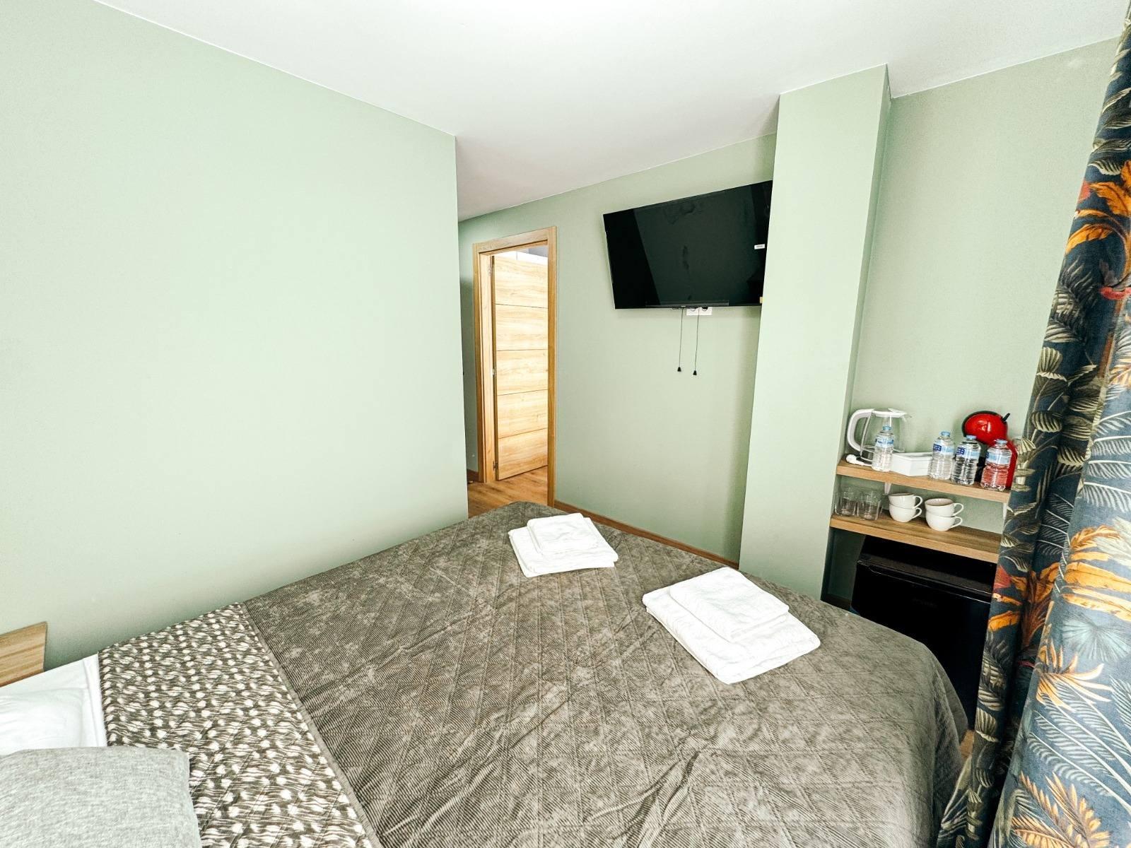 Commercial property in Torrevieja, Alicante, Spain 12 bedrooms, 347 sq.m. No. 189000