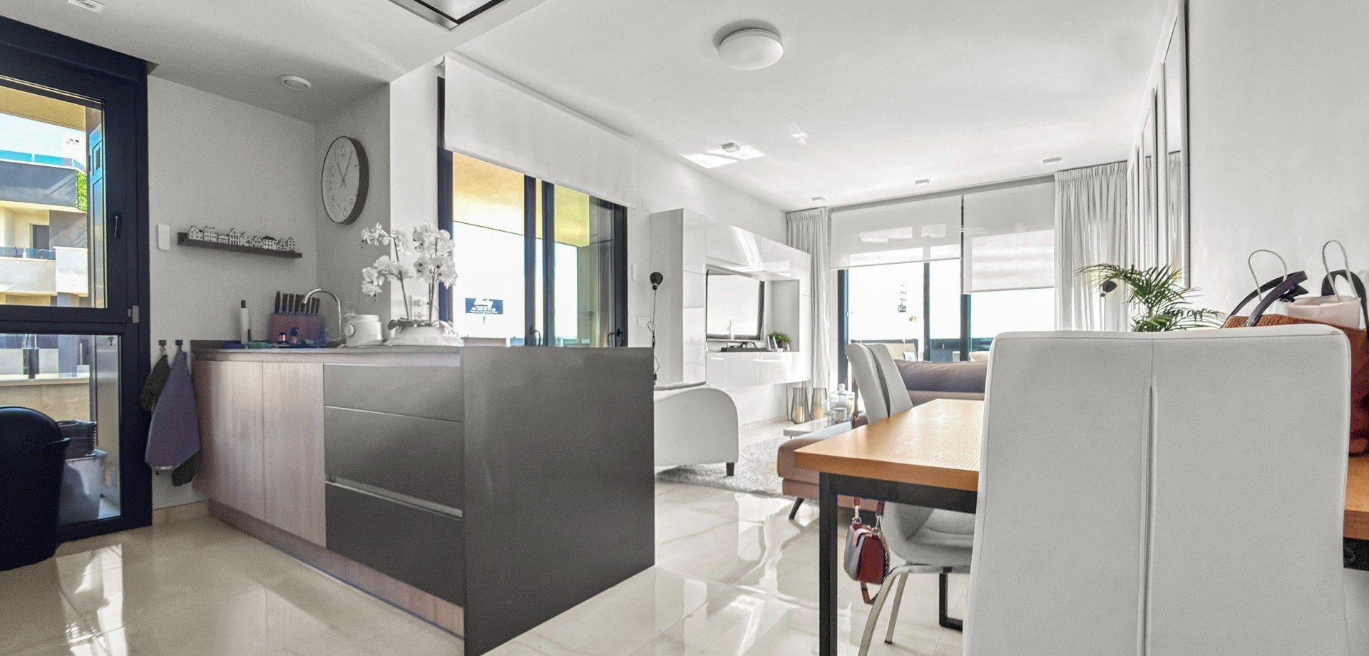 Apartment in Alicante, Spain 3 bedrooms, 109 sq.m. No. 188999
