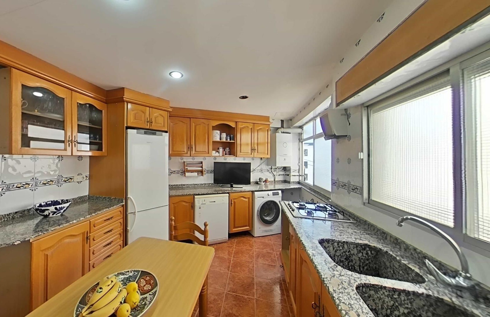 Apartament w Valencia, Hiszpania 4 sypialnie, 137 mkw. nr 133563