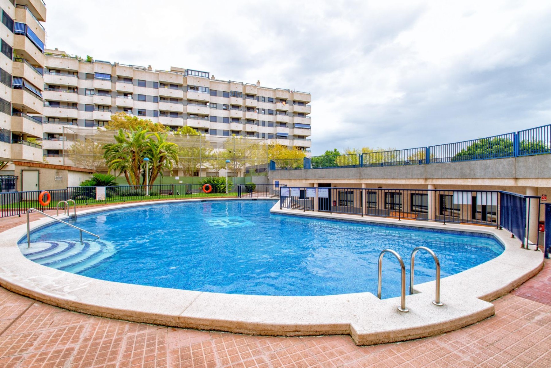 Apartamento en Valencia, València, España 2 dormitorios, 79 m2 No. 133562