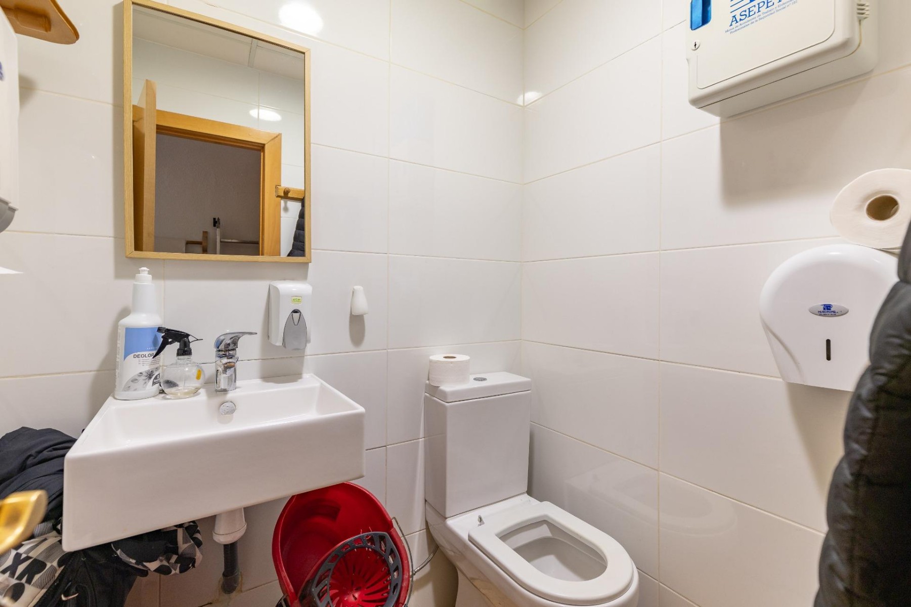 Commercial property in Valencia, Spain 94 sq.m. No. 133564
