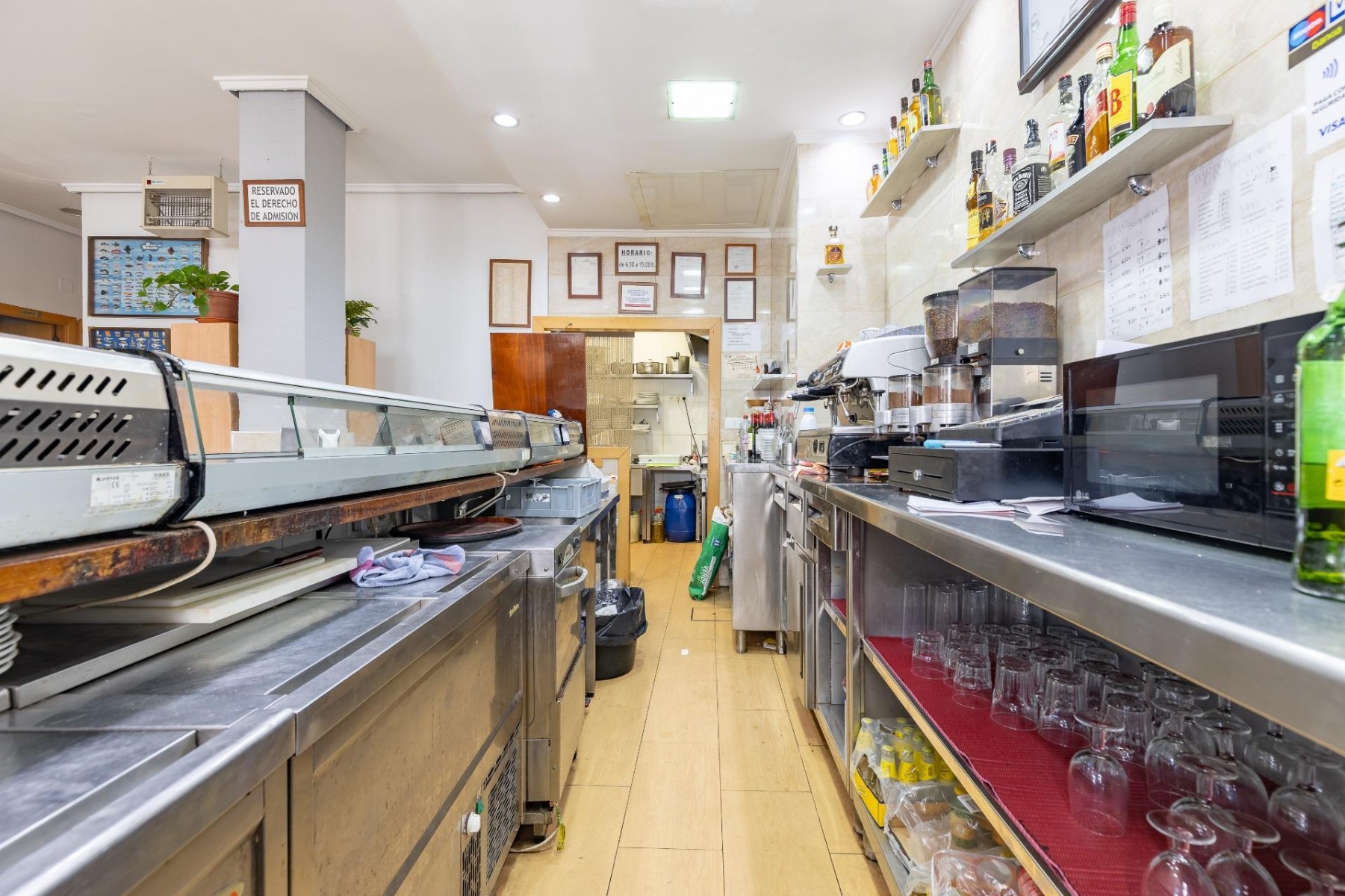 Commercial property in Valencia, Spain 94 sq.m. No. 133564