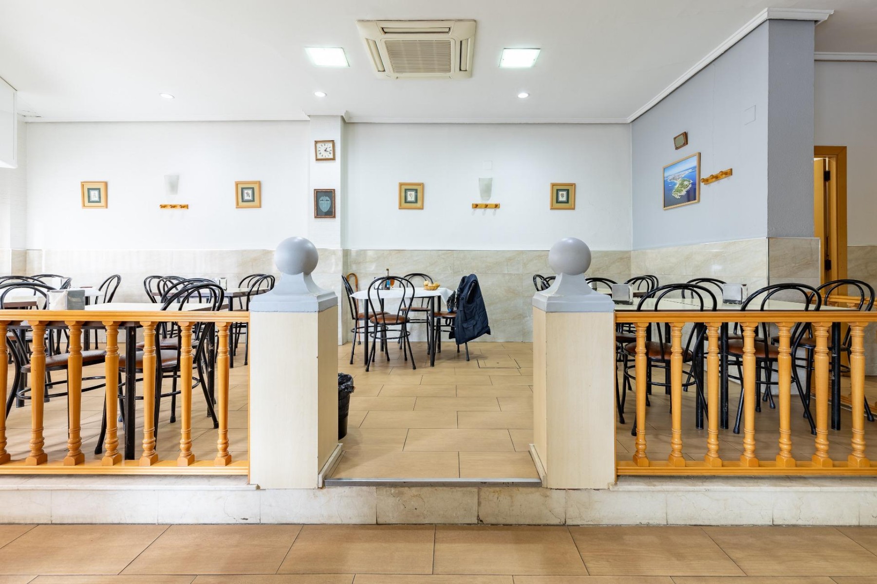 Commercial property in Valencia, Spain 94 sq.m. No. 133564