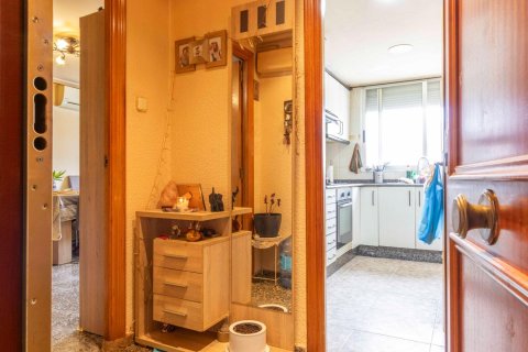Apartment à Valencia, Espagne 3 chambres, 72 m2 No. 133560