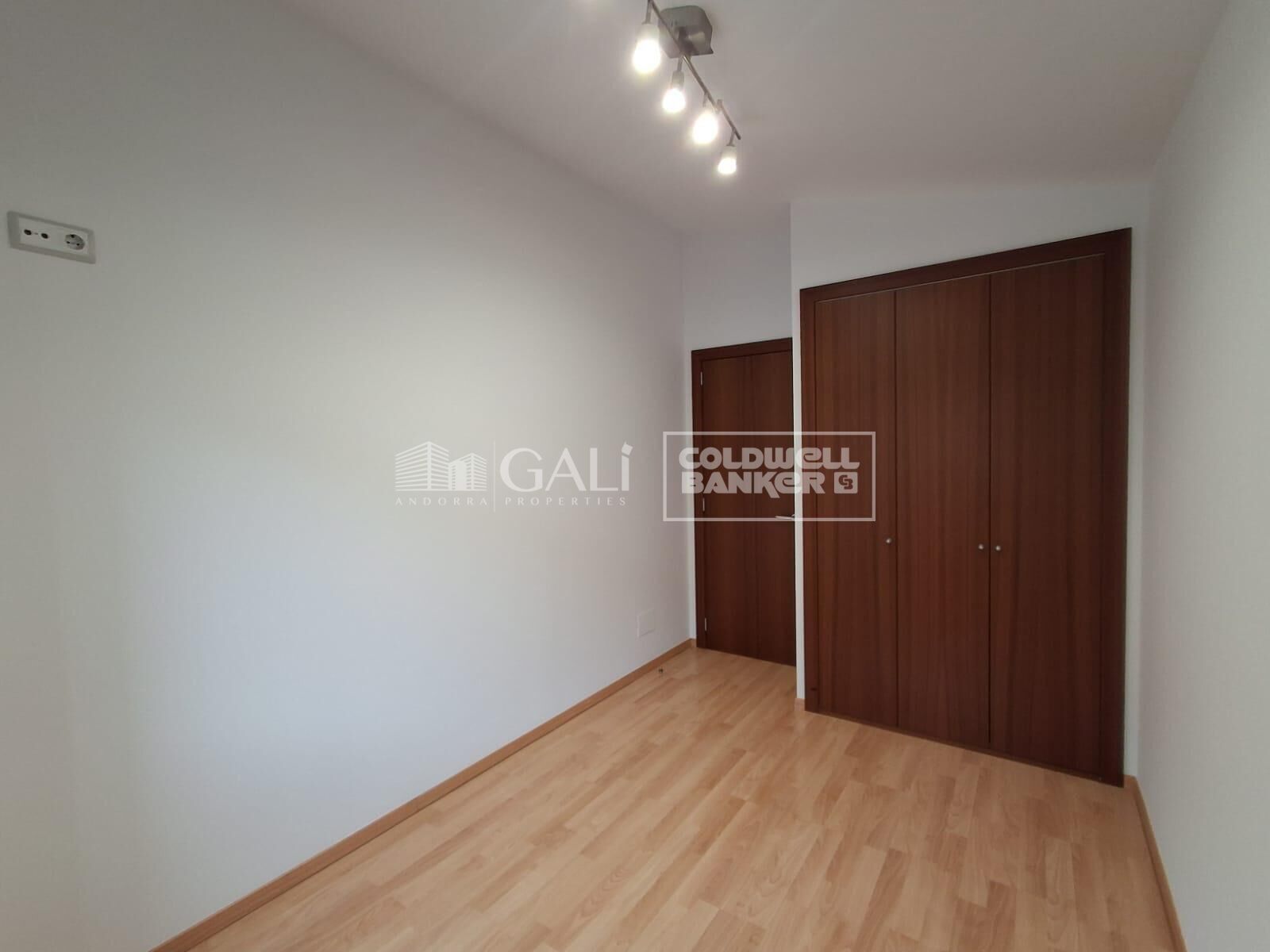 Apartamento en Principado De Andorra (Ninguna Poblacion Tiene C.P.), Lérida, España 2 dormitorios, 65 m2 No. 179221