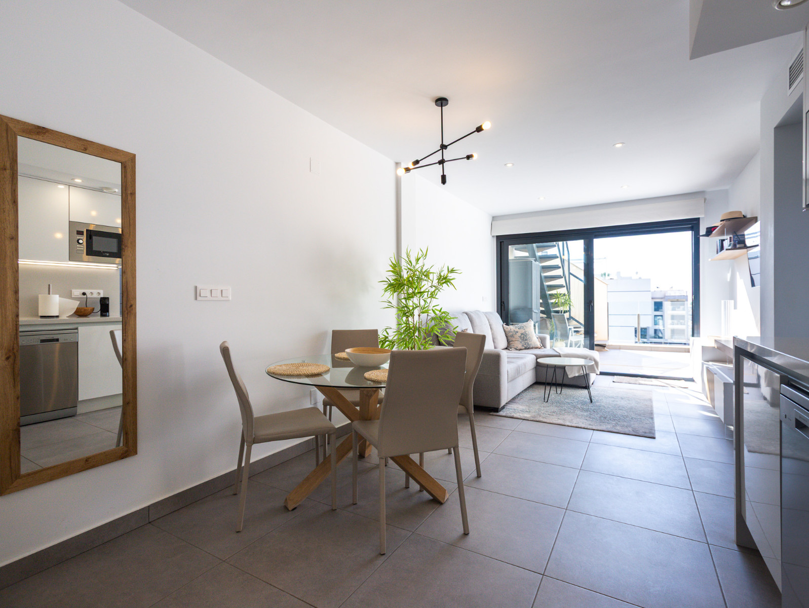 Wohnung in Alicante, Spanien 2 Schlafzimmer, 62 m2 Nr. 196436