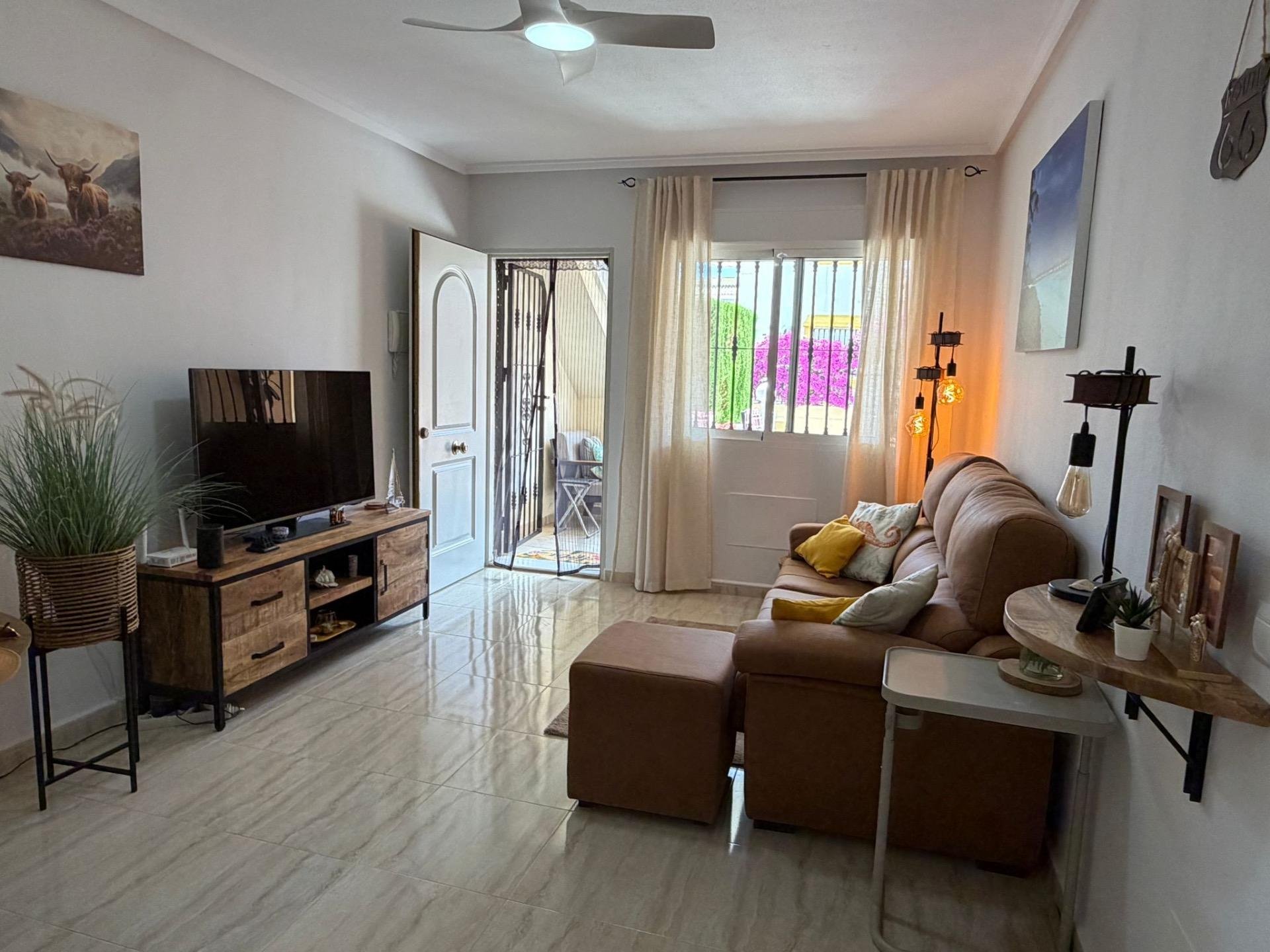 Bungalow en Los Dolses, Alicante, España 2 dormitorios, 60 m2 No. 196440