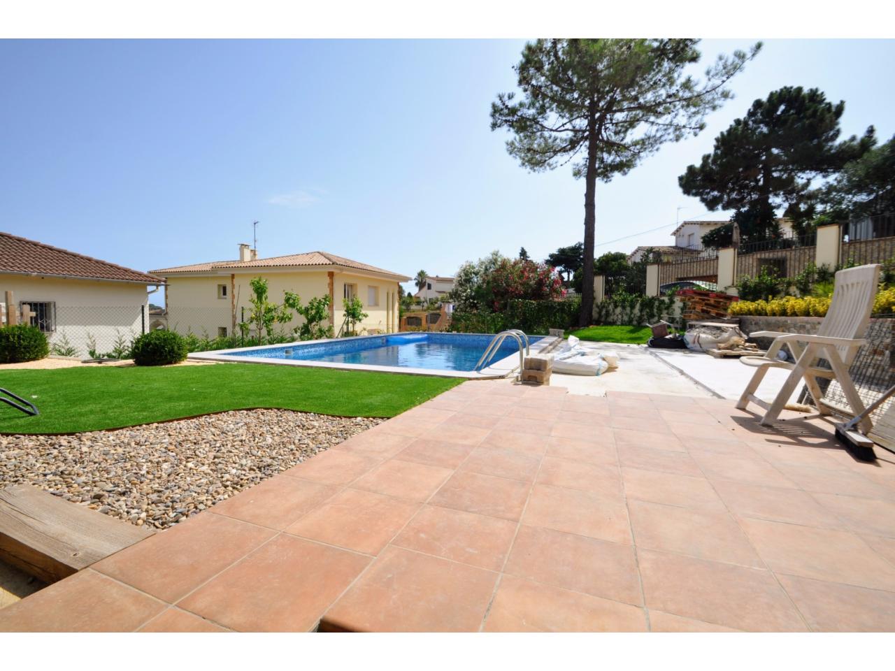 Dom w Lloret de Mar, Girona, Hiszpania 8 sypialni,  nr 140803