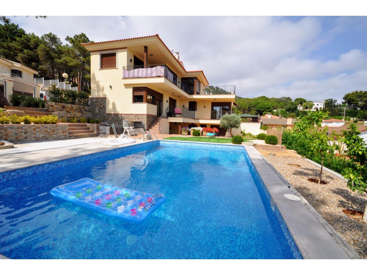 Dom w Lloret de Mar, Girona, Hiszpania 8 sypialni,  nr 140803