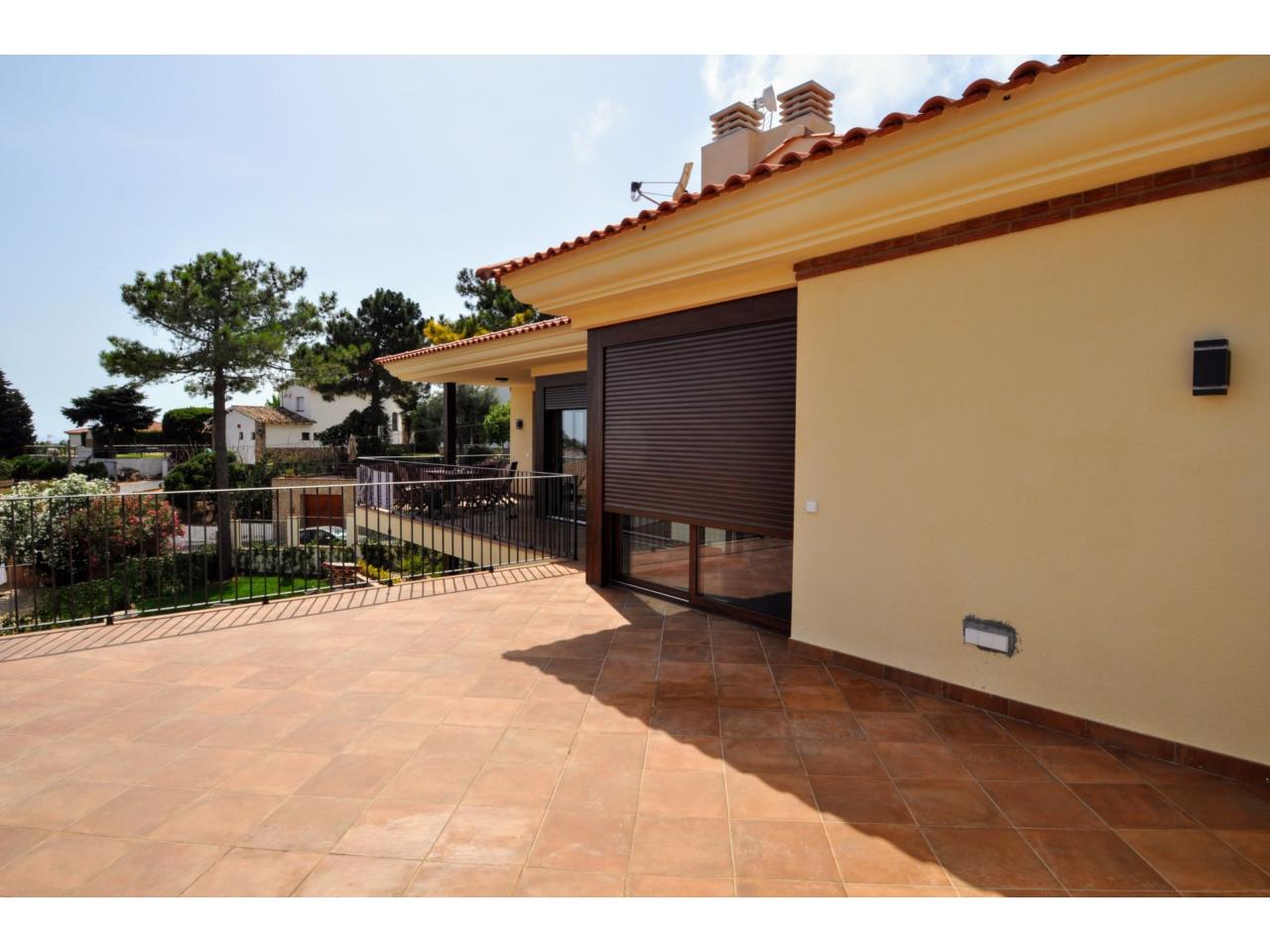 Dom w Lloret de Mar, Girona, Hiszpania 8 sypialni,  nr 140803
