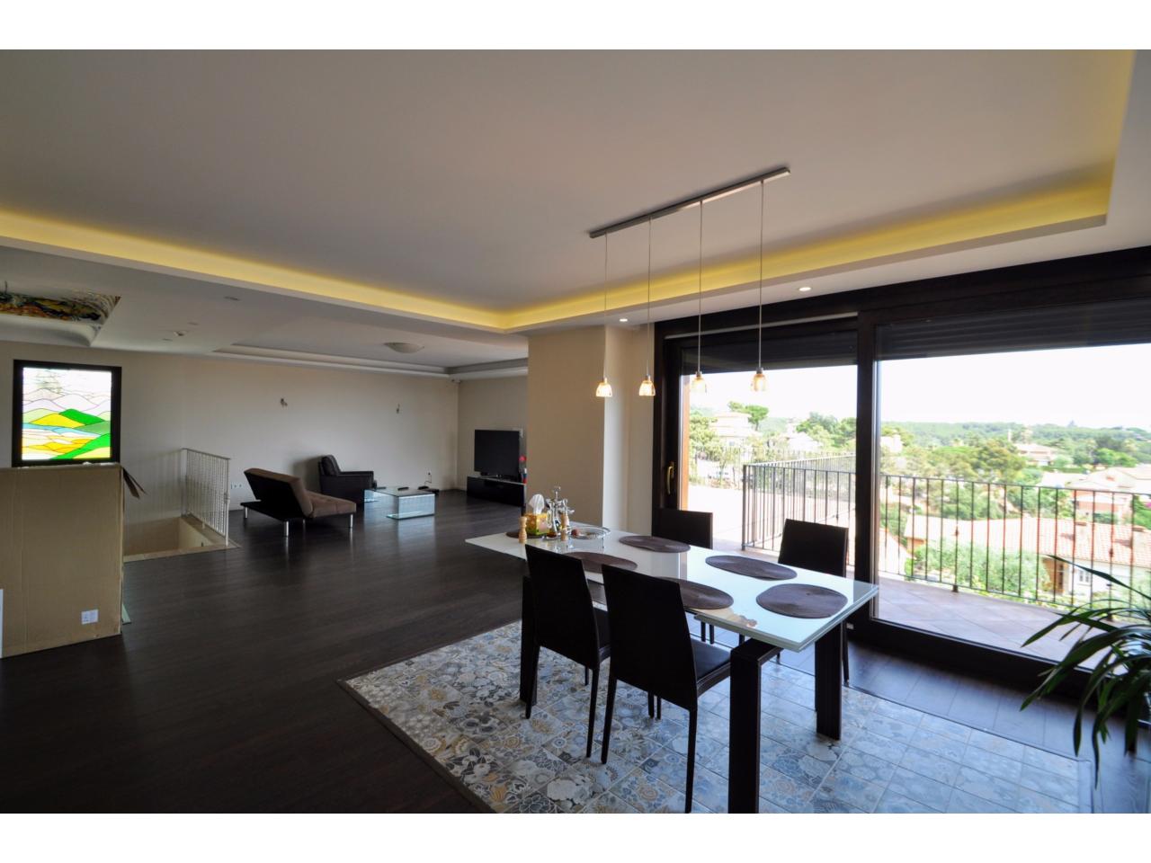 Dom w Lloret de Mar, Girona, Hiszpania 8 sypialni,  nr 140803