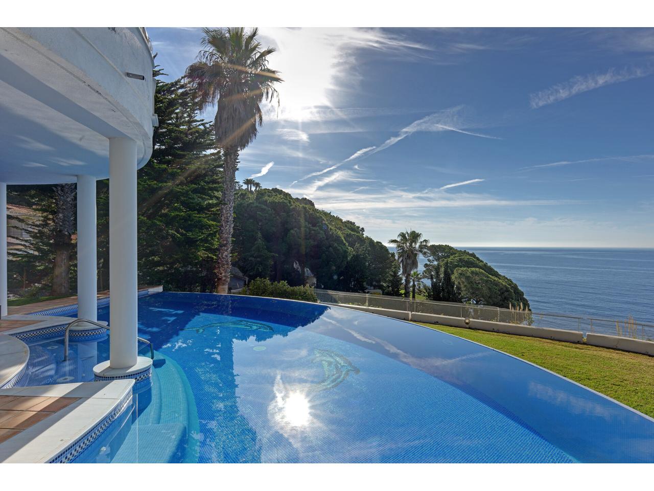 House in Lloret de Mar, Girona, Spanien 4 Schlafzimmer, 412 m2 Nr. 140800