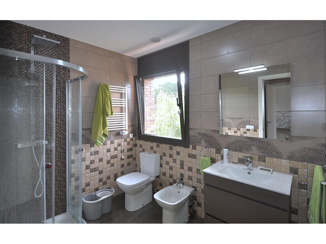 House in Lloret de Mar, Girona, Spain 5 bedrooms,  No. 140802