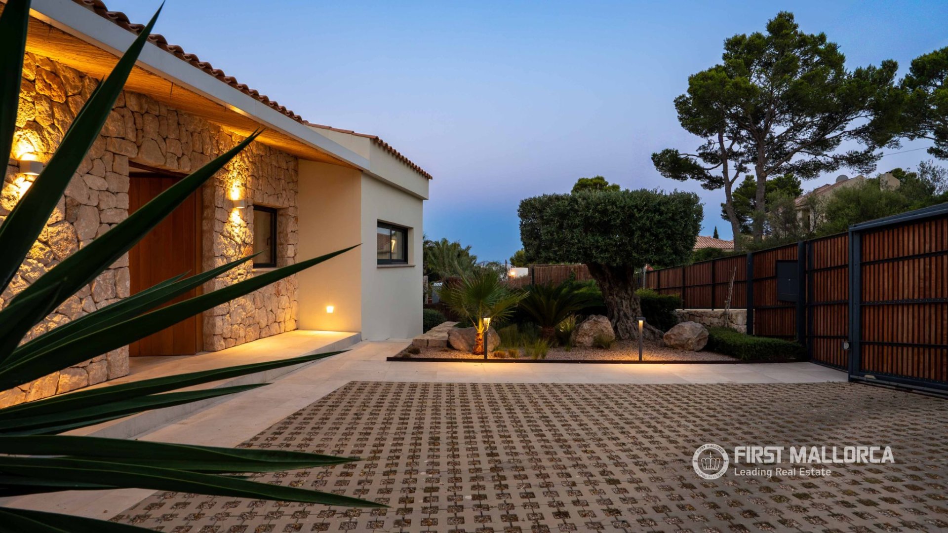 Villa in Mallorca, Spain 4 bedrooms, 311 sq.m. No. 190827