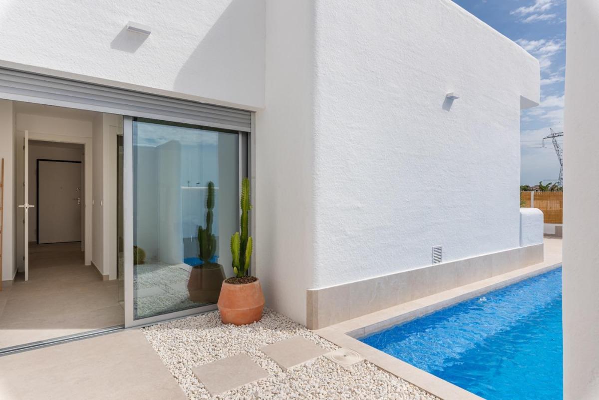Huvila Los Alcazares, Murcia, Espanja 3 makuuhuonetta, 121 m2 No. 97468