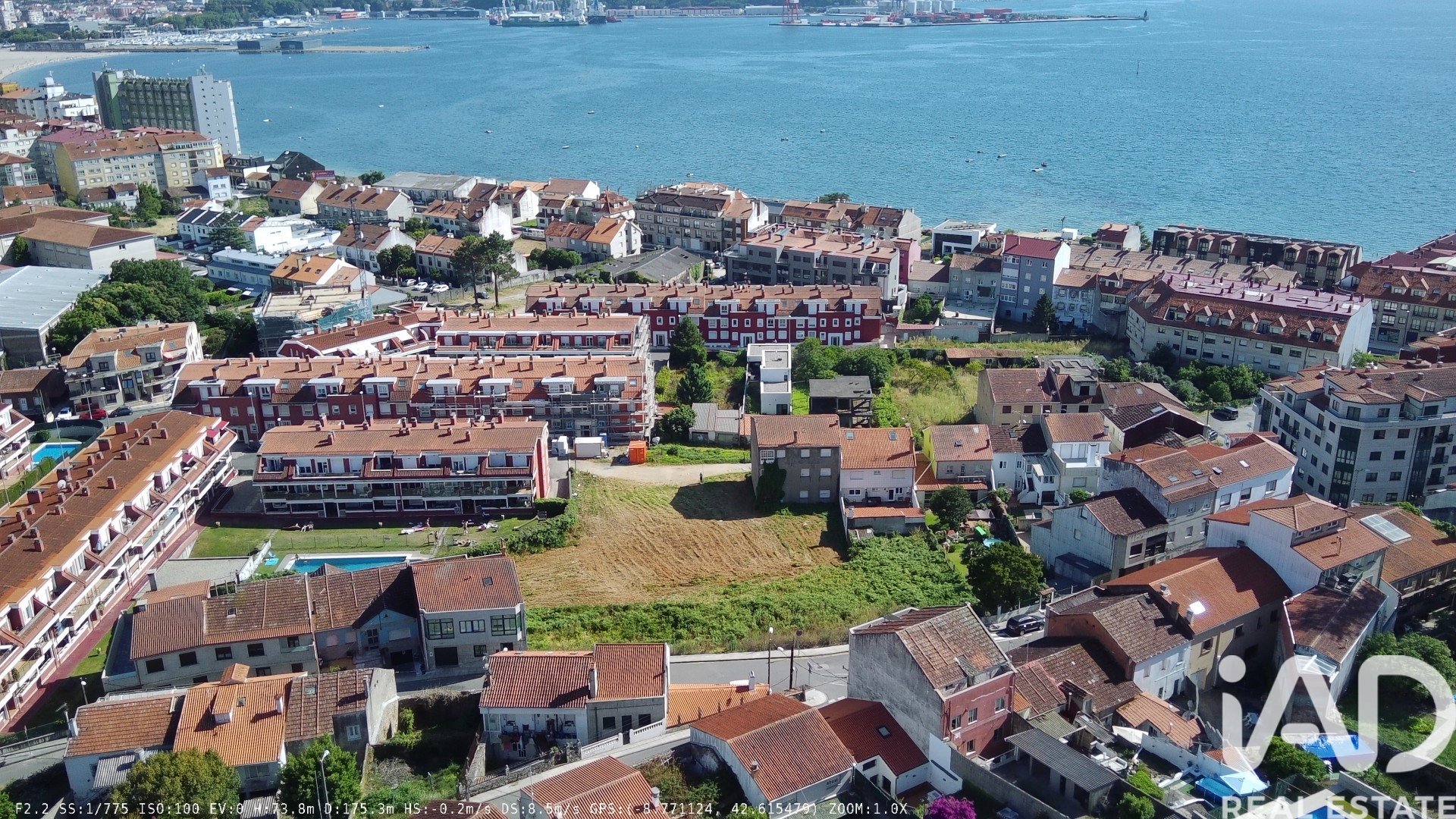 Zemes gabals Vilagarcia de Arousa, Pontevedra, Spānijā 2453 m2 Nr. 188192
