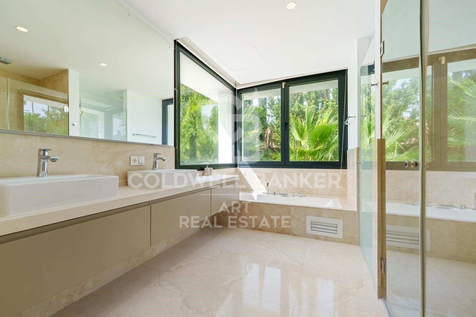House in Marbella, Malaga, Spain 5 bedrooms, 473 sq.m. No. 157790
