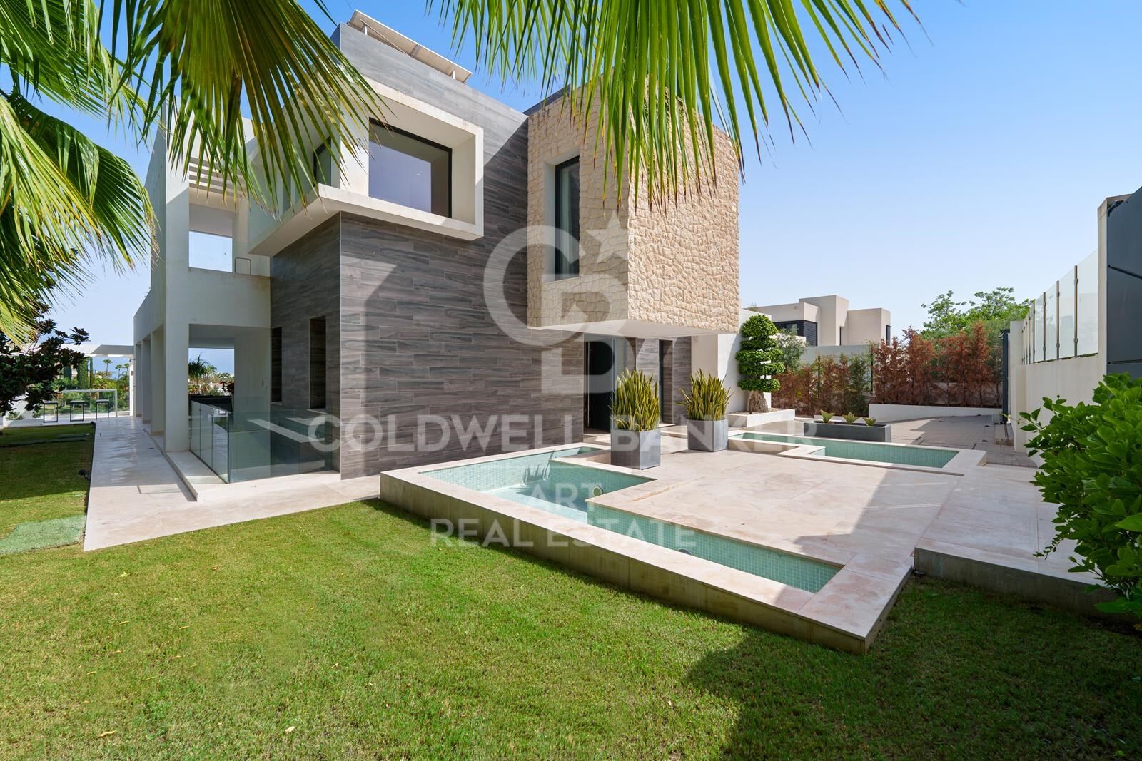 House in Marbella, Malaga, Spain 5 bedrooms, 473 sq.m. No. 157790