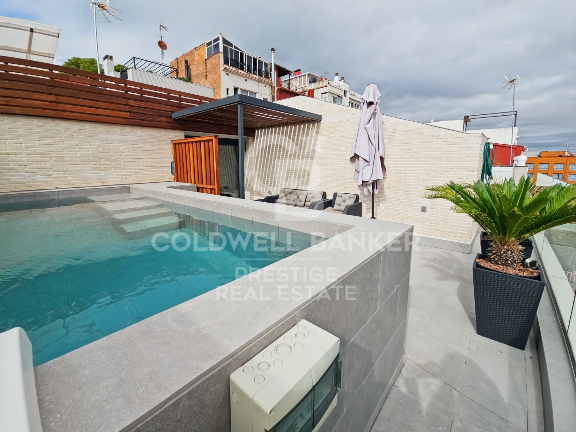 Casa a Esplugues de Llobregat, Barcelona, Spagna 4 camere da letto, 250 mq. N° 157792