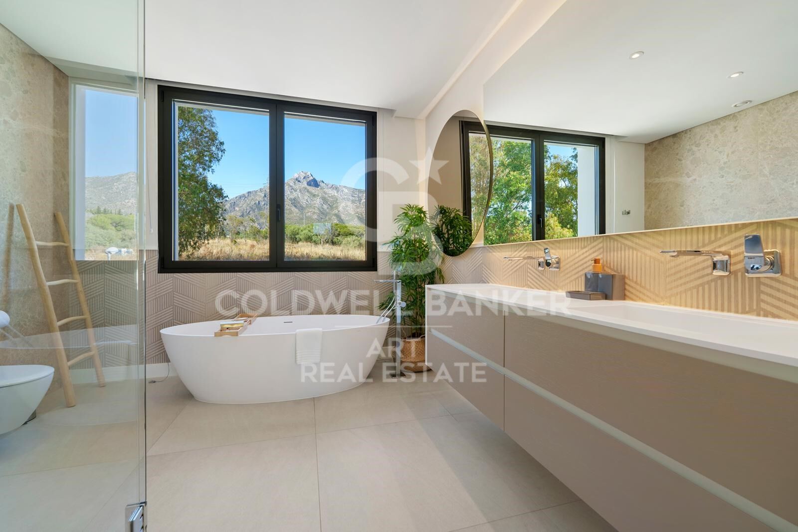 Māja Marbella, Malaga, Spānijā 6 istabas, 611 m2 Nr. 157794
