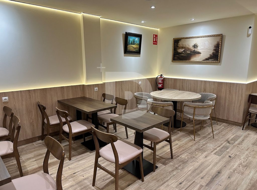 Cafetería / restaurante en España 187 m2 No. 154911