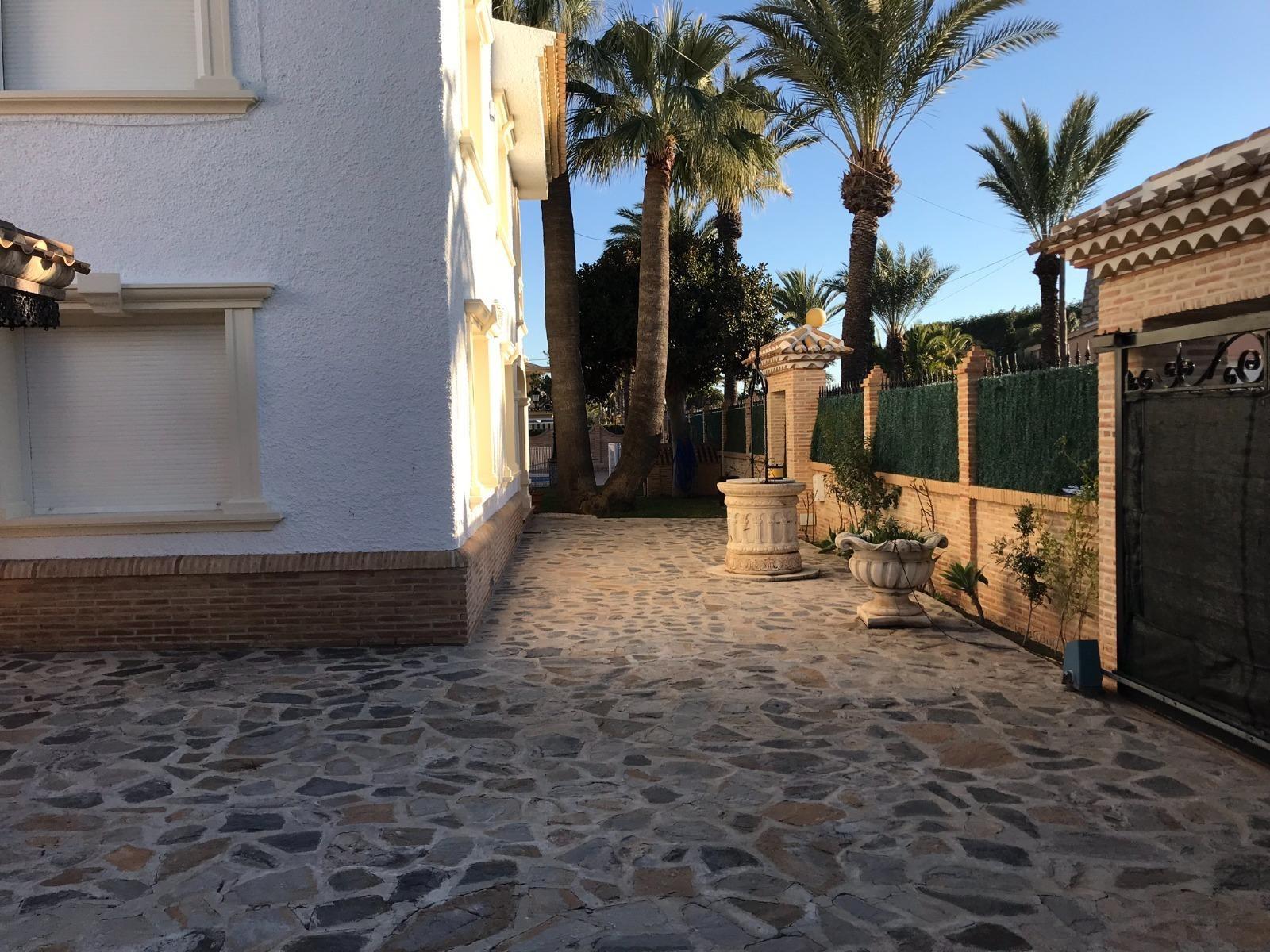 Villa i Cabo Roig, Alicante, Spanien 7 sovrum, 500 kvm. Nr. 115887