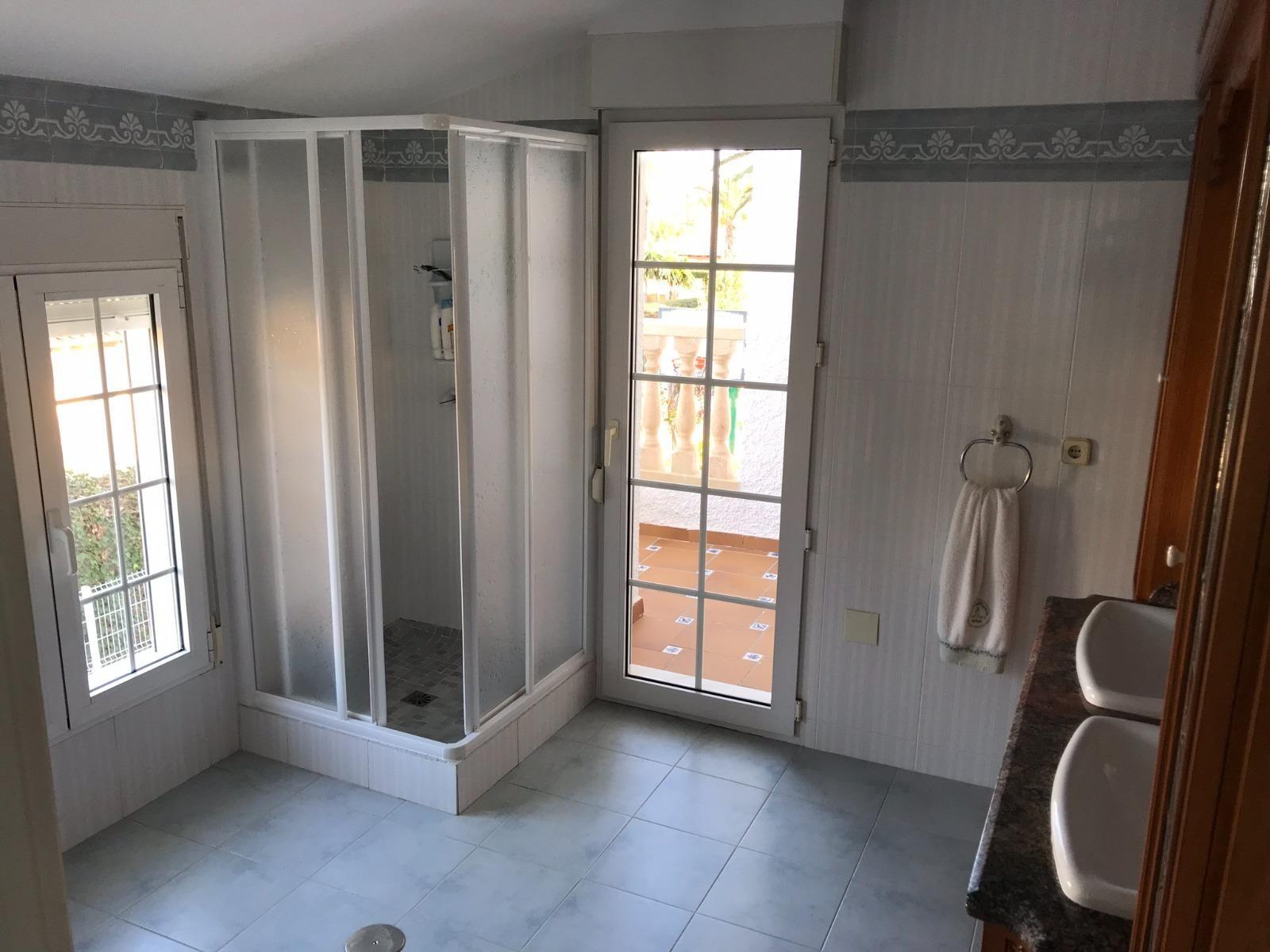 Villa i Cabo Roig, Alicante, Spanien 7 sovrum, 500 kvm. Nr. 115887