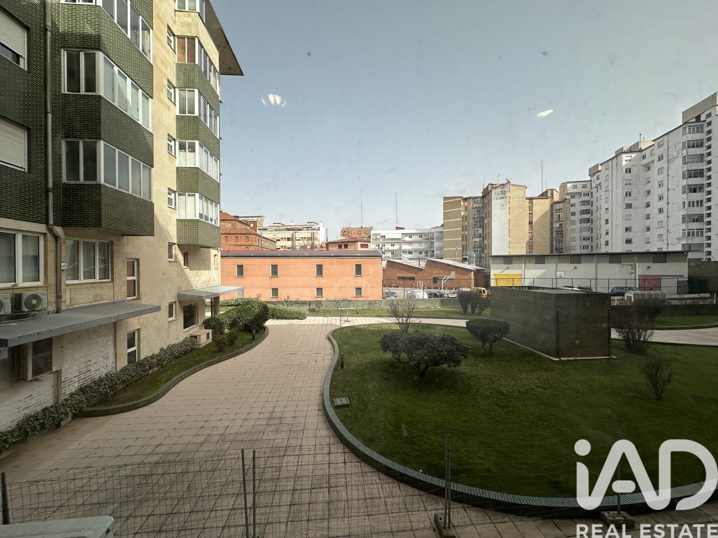 Коммерческая недвижимость в Леон, Испания 5 спален, 130м2 №173411