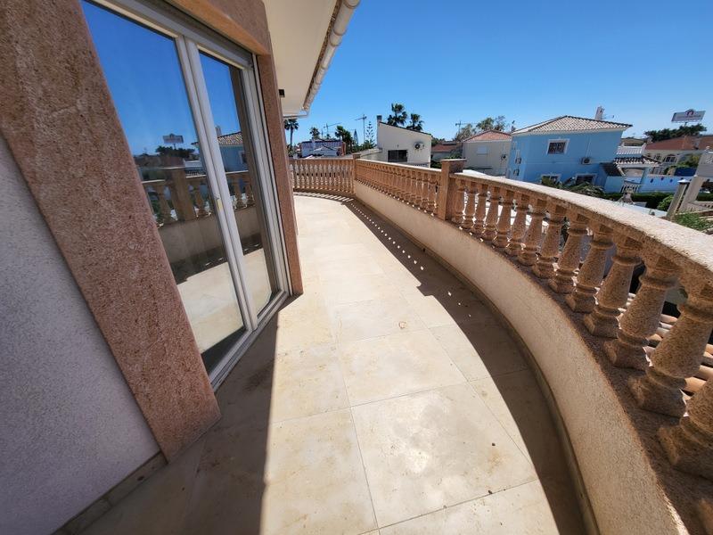 Villa a Rojales, Alicante, Spagna 4 camere da letto, 420 mq. N° 194192